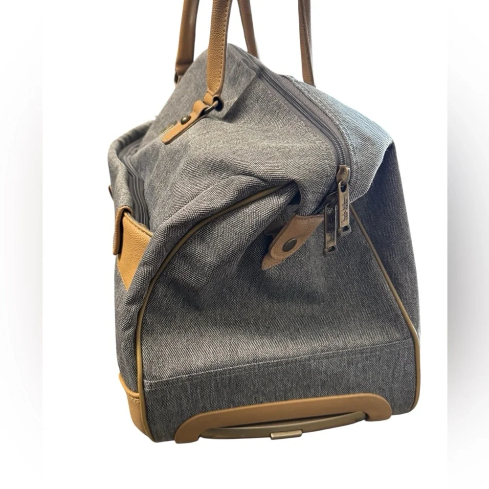 Stylish Nicole Miller New York Gray Weekender Duffel Bag Rolling Luggage Combo